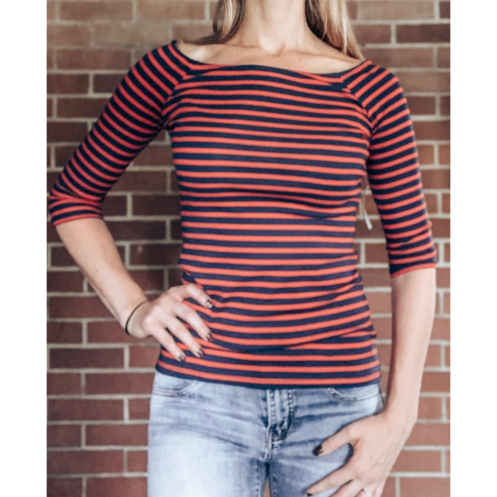 🆕Old Navy Off the Shoulder Shirt